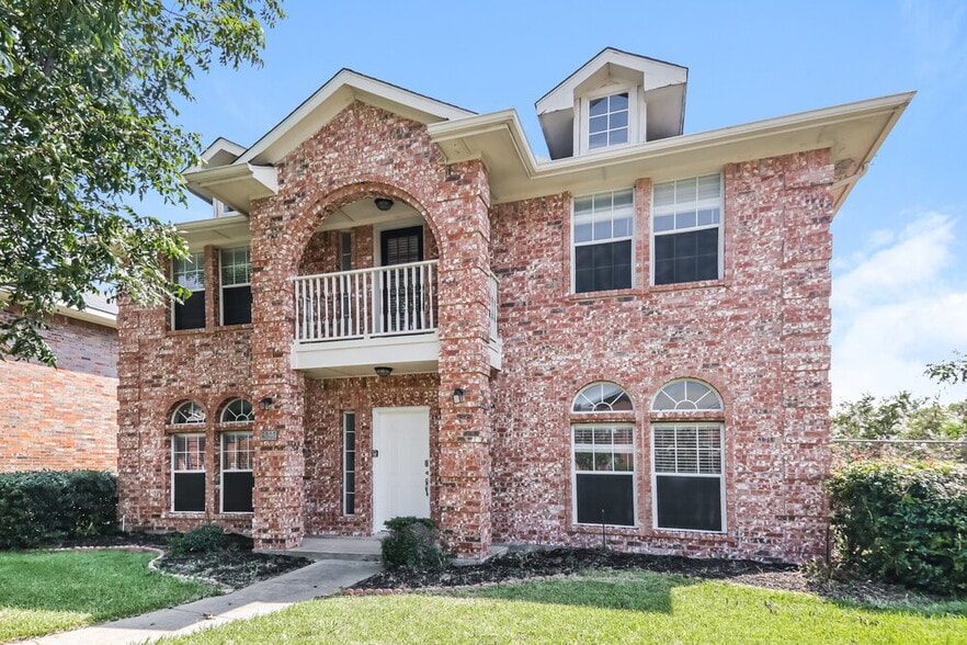 Building Photo - 6902 Graham Dr