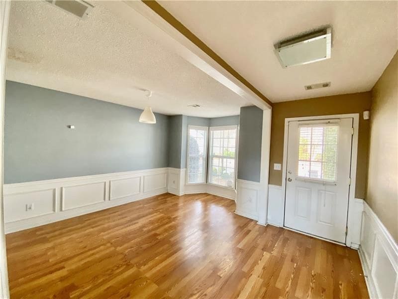 Building Photo - 9020 Friarbridge Dr