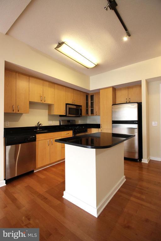 Building Photo - 475 K St NW