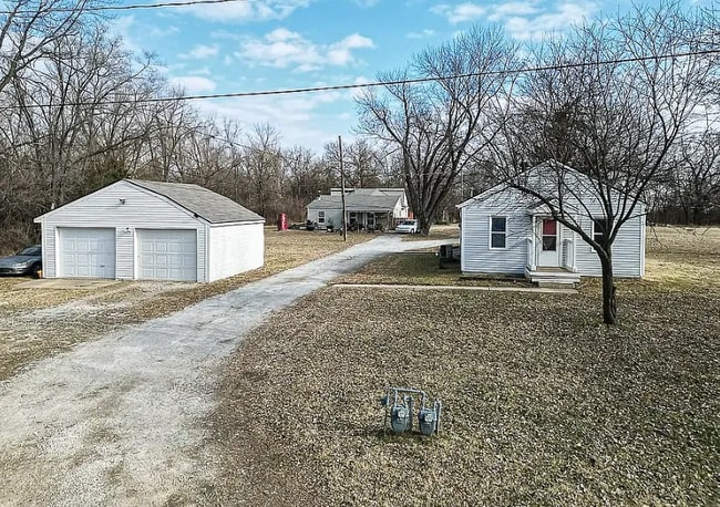 Building Photo - 329 S 64th St