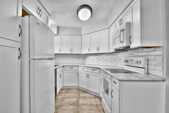 Building Photo - 73 Buttonworth Dr