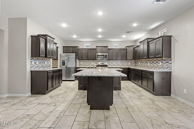 Building Photo - 12312 Desert Path Ct