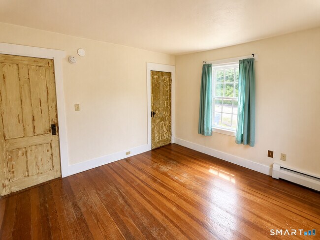 Building Photo - 111 Rockwell St