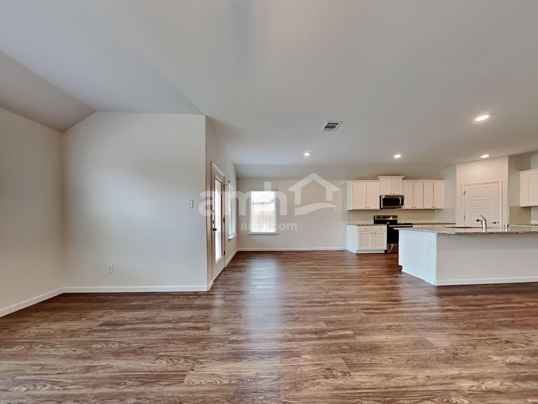 Building Photo - 463 Silverstone Dr