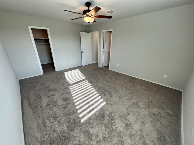Building Photo - 2824 Rosefinch