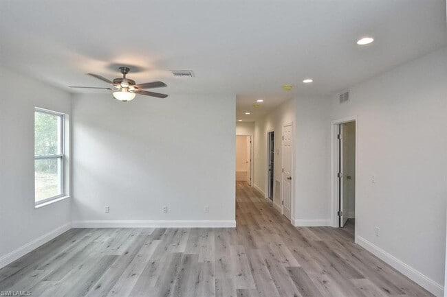 Building Photo - 4 bedroom home!