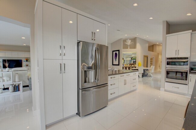 Building Photo - 2106 NW 60th Cir