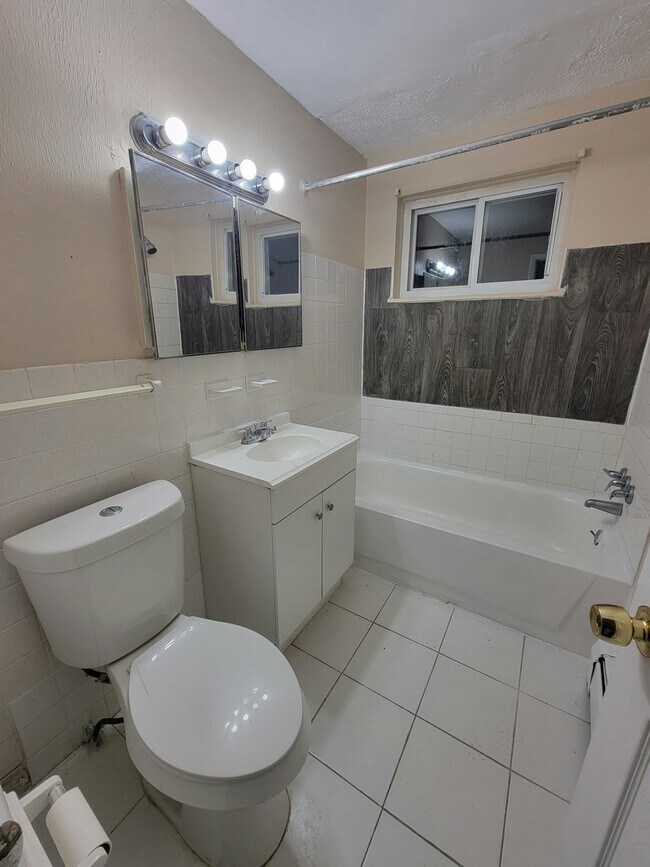 Building Photo - 13540 Superior Ave