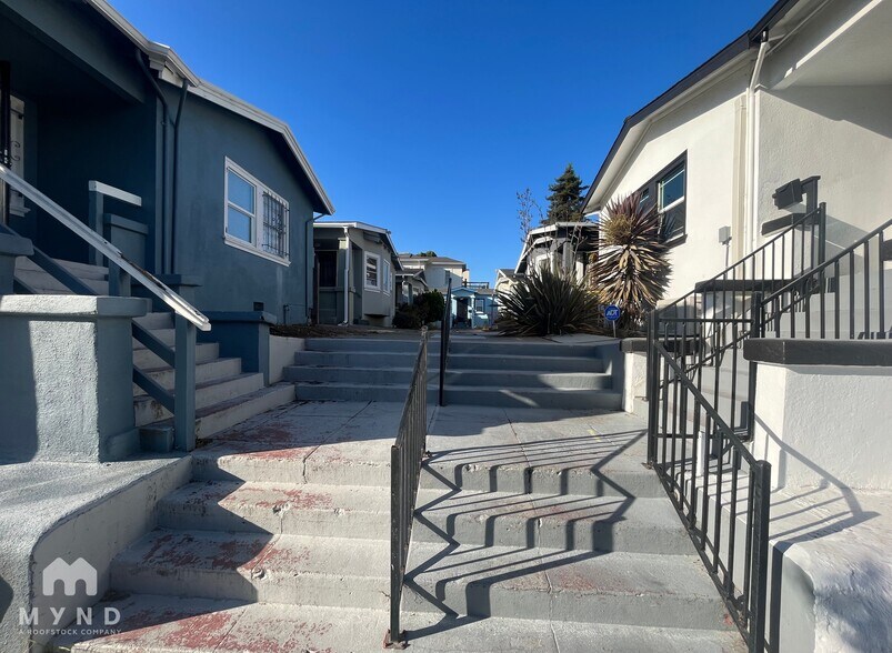 Building Photo - 1078 16th St