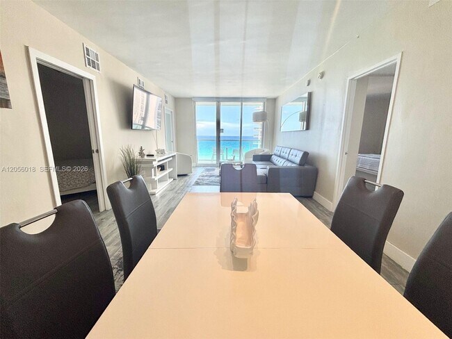 Building Photo - 3901 S Ocean Dr