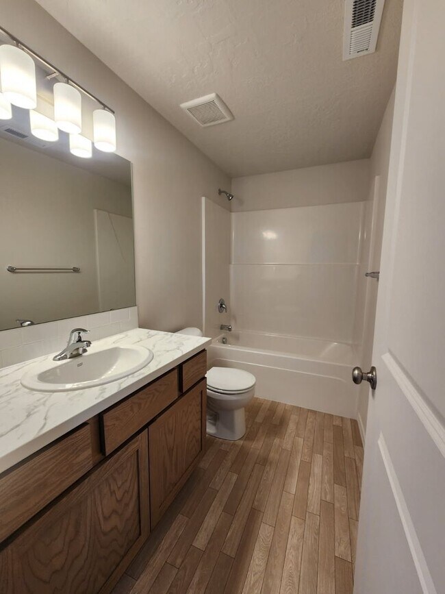 Building Photo - New Construction 3 Bedroom Townhome-Style Duplex – Modern Living in Madras