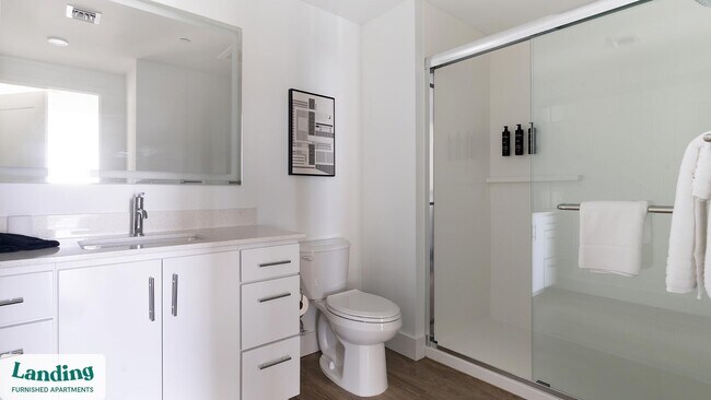 Building Photo - 1950 Mayfair St