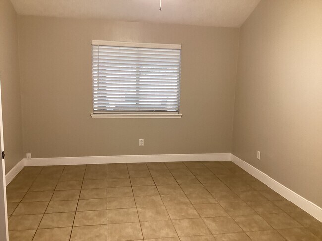 Building Photo - 17046 Clan MacIntosh Dr