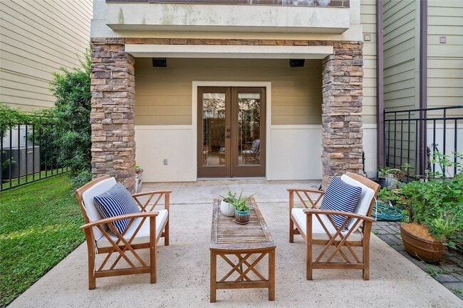 Primary Photo - 2423 Beall St