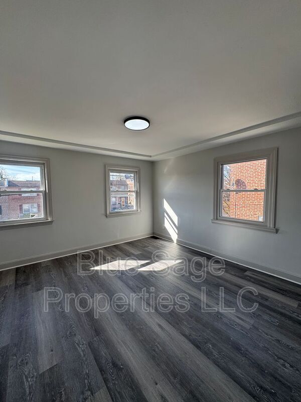 Building Photo - 1229 Wilson Dr