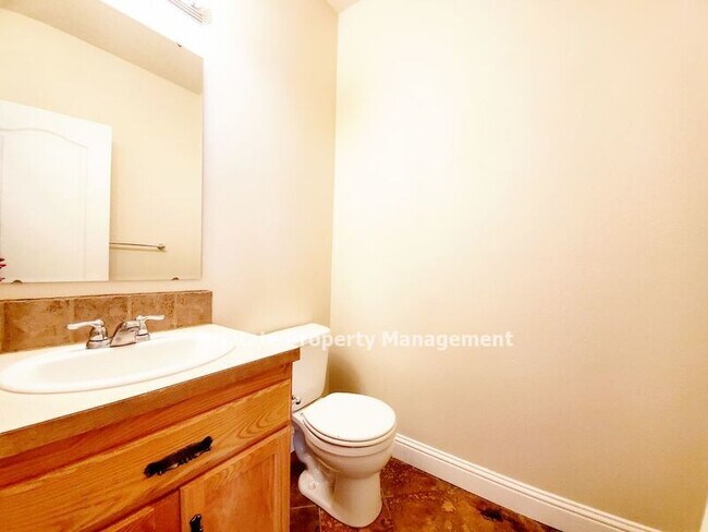 Building Photo - 11550 W Tahiti St