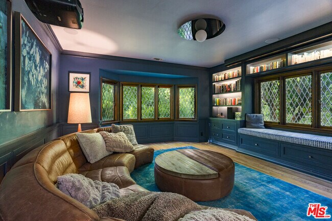 Building Photo - 4880 Queen Florence Ln