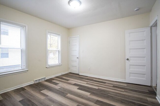 Building Photo - 51-53 Leyfred Ter