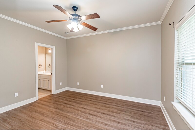 Building Photo - 828 Meadow Bend Dr