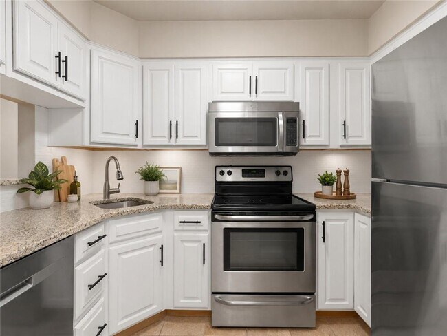Building Photo - 2870 Pharr Ct S Northwest