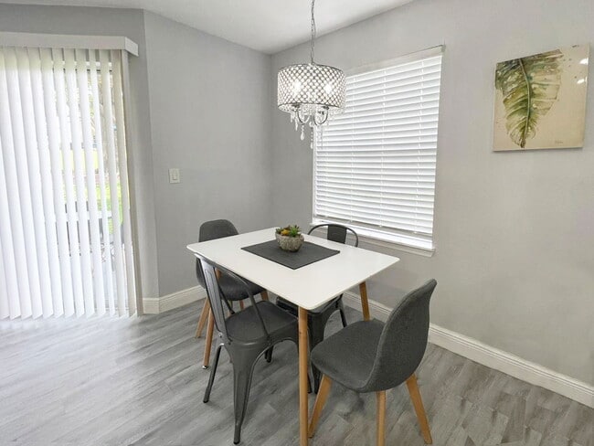 Building Photo - 7250 Westpointe Blvd