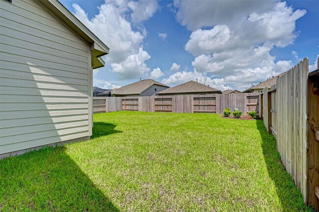 Building Photo - 8022 Pinebrook Arbor Ct