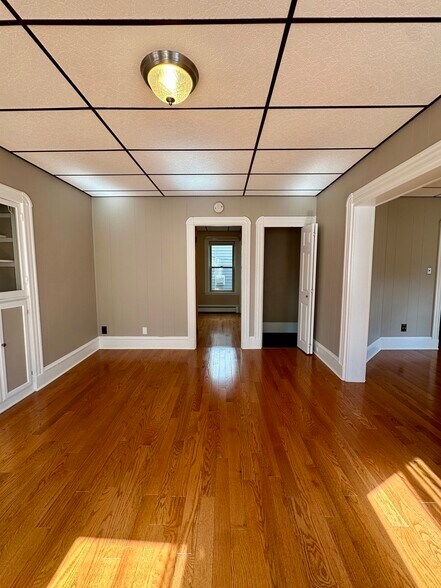 Building Photo - 6 Trull St