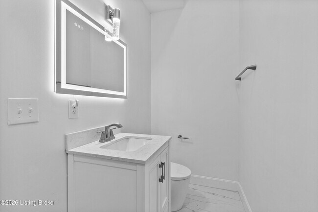 Building Photo - 540 S 4th St