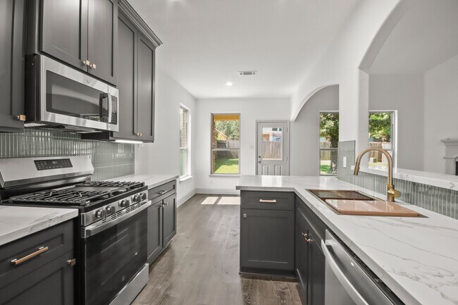 Building Photo - 71 Black Swan Pl