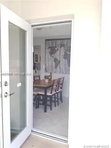 Building Photo - 1301 NE Miami Gardens Dr