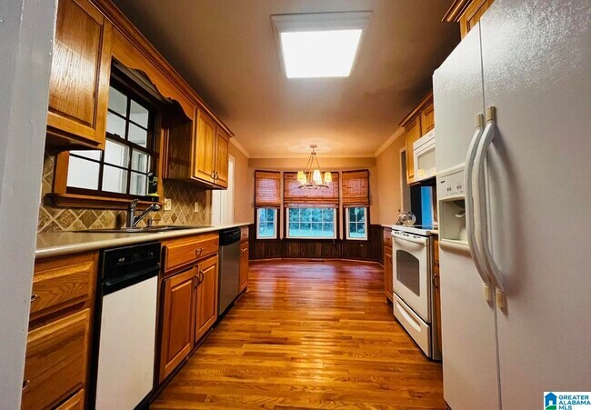 Building Photo - 161 Mission Dr