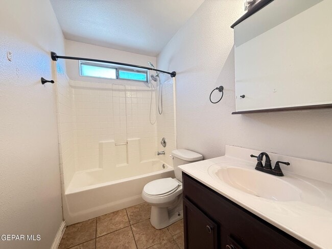 Building Photo - 14057 Tierra Delfin Dr
