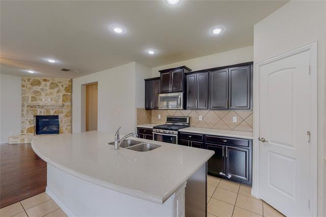 Building Photo - 8100 Horseman Rd
