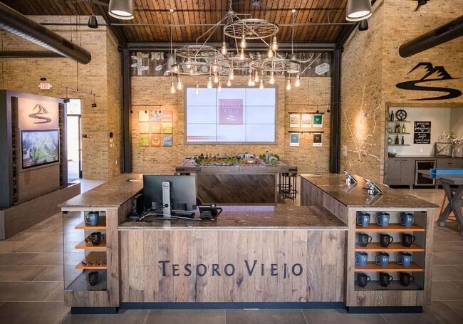 Building Photo - Beautiful 3-Bed, 2.5-Bath in Tesoro Viejo