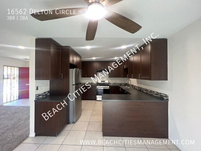 Building Photo - 16562 Delton Cir