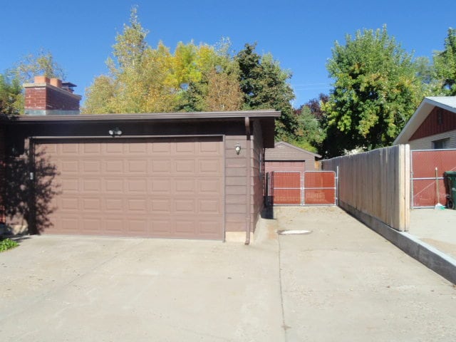 Building Photo - East Layton Home with Beautiful Landscapin...