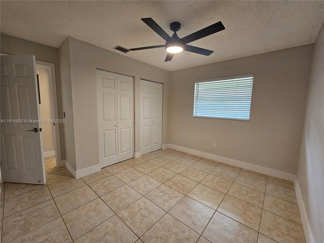 Building Photo - 2509 Hayes St