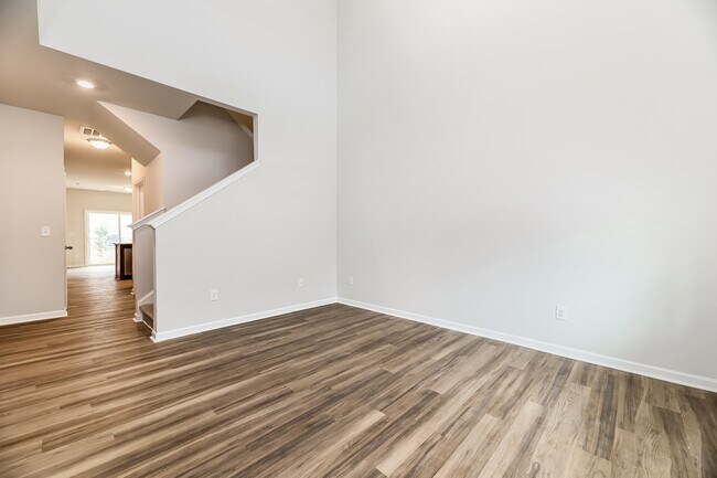 Building Photo - 7255 Bellacroft Dr