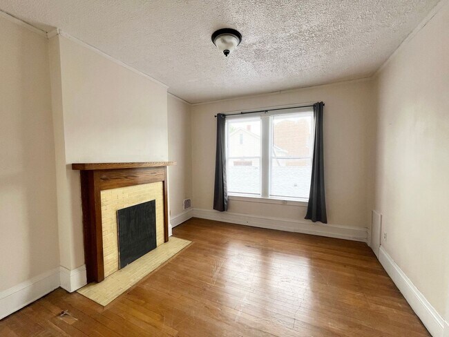 Building Photo - 1612 Quarrier St