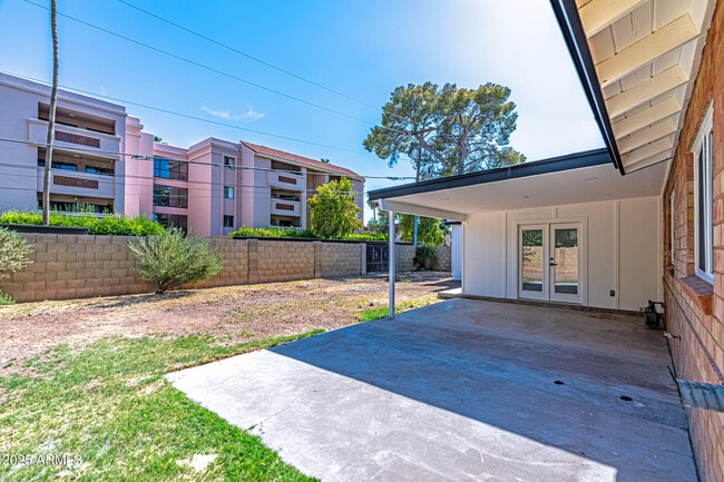 Building Photo - 3035 E Heatherbrae Dr