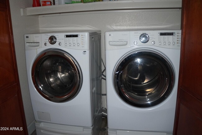 Building Photo - 5756 W Del Rio St