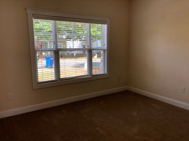 Building Photo - PRE-LEASING FOR AUGUST 2026!