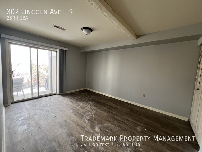 Building Photo - Nice 1st Floor 2 Bedroom Apartment