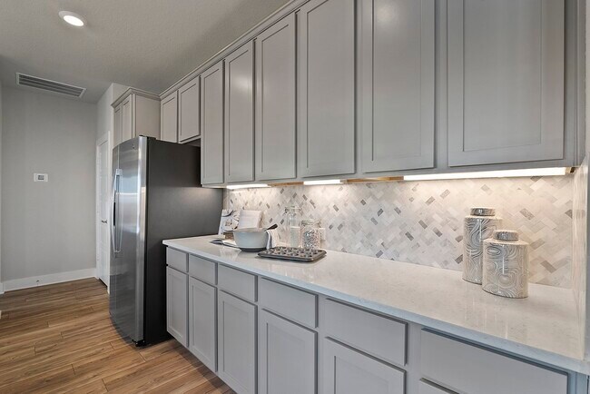 Building Photo - 21106 Bella Coral Dr