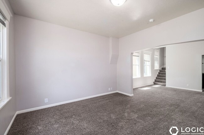 Building Photo - 559 E 800 S