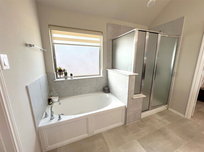 Building Photo - 25402 Kidwiler Dr