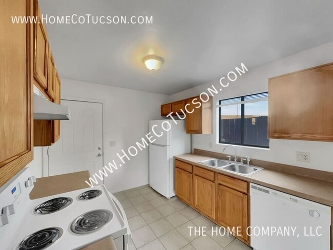 Building Photo - 750 W 41st St