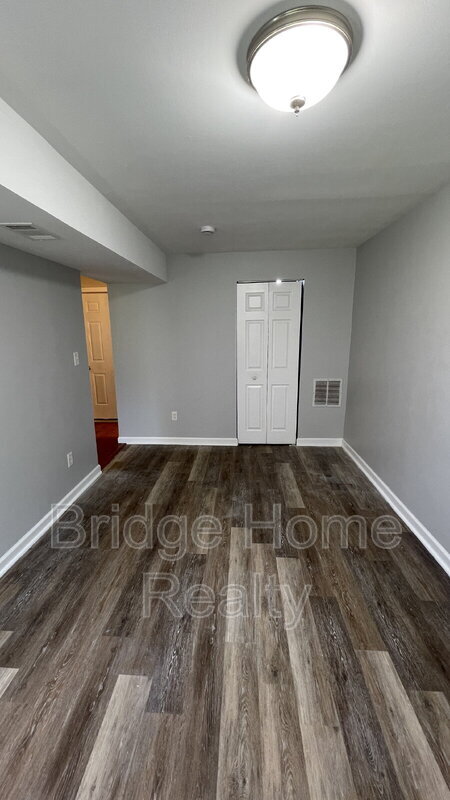 Building Photo - 412 Mary St