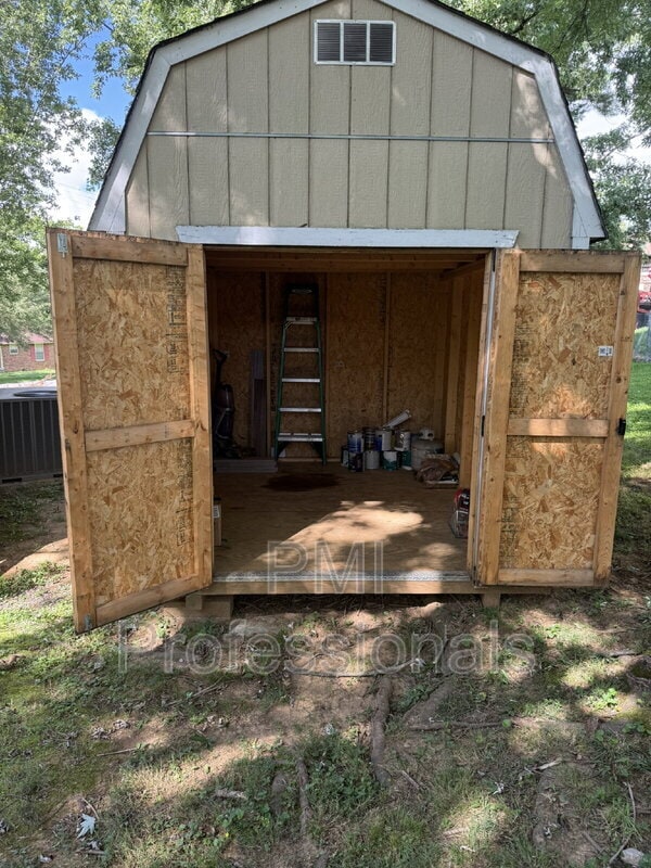 Building Photo - 149 Neverbreak Dr
