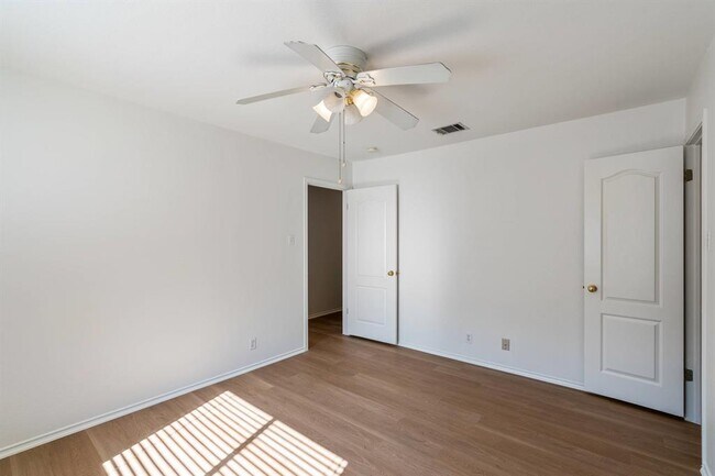 Building Photo - 3030 Bent Tree Loop